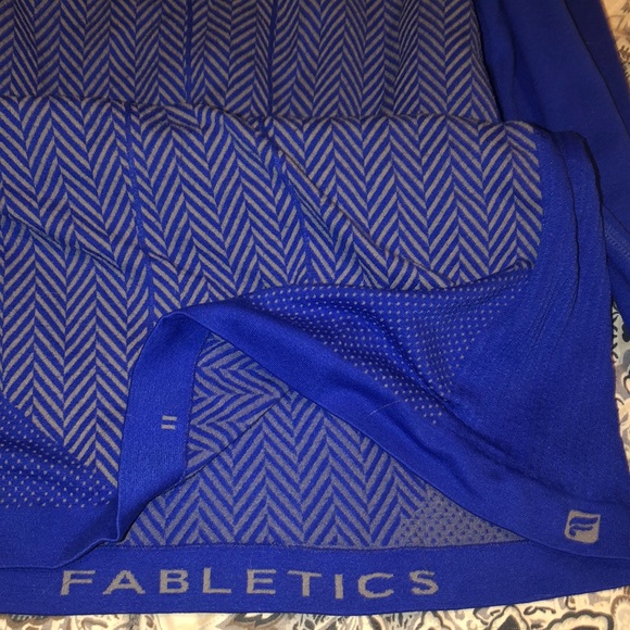 long sleeve dry fit - Picture 3 of 4